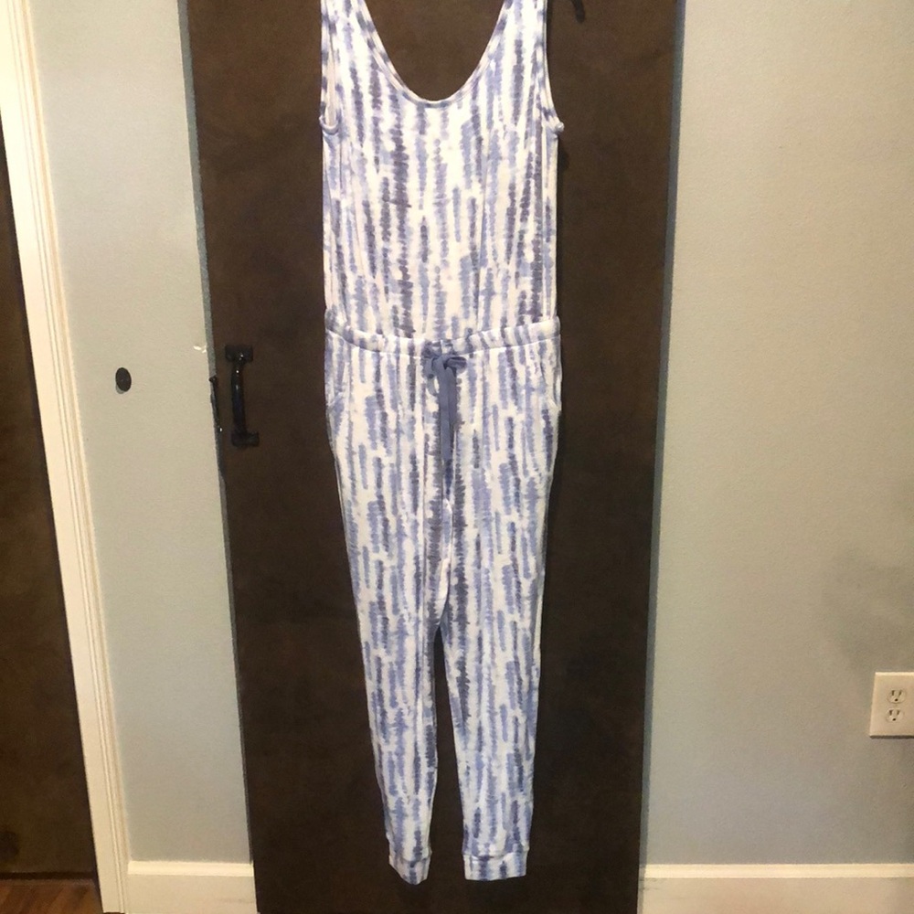 Stylish Blue Patterned Jumpsuit - image 2